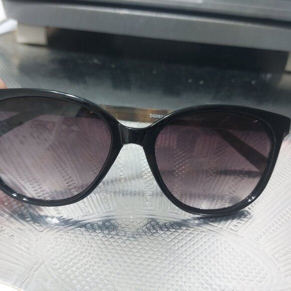 Simple Foster Grant Sunglasses DG0824 FGL Black Summer Must Have Shades - Picture 9 of 11